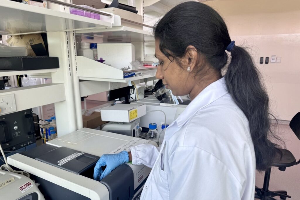 Novel method detects microbial contamination in cell cultures | MIT News