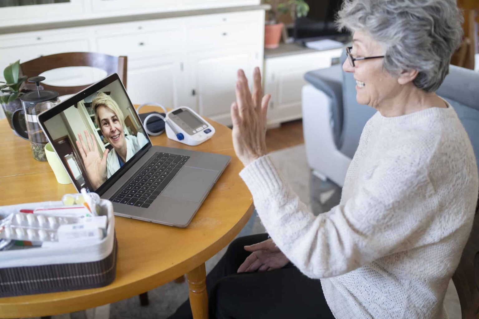 2 High-Yield Dividend Stocks That Could Be a Safer Pick for Canadian Retirees