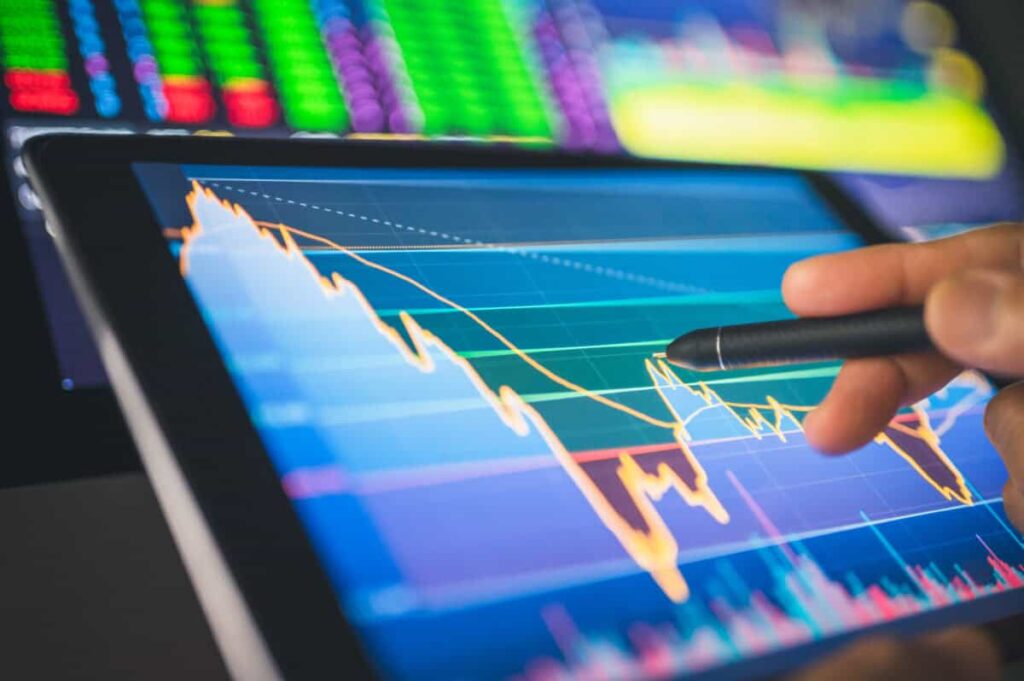 A Top Canadian Dividend Stock to Buy on a Pullback