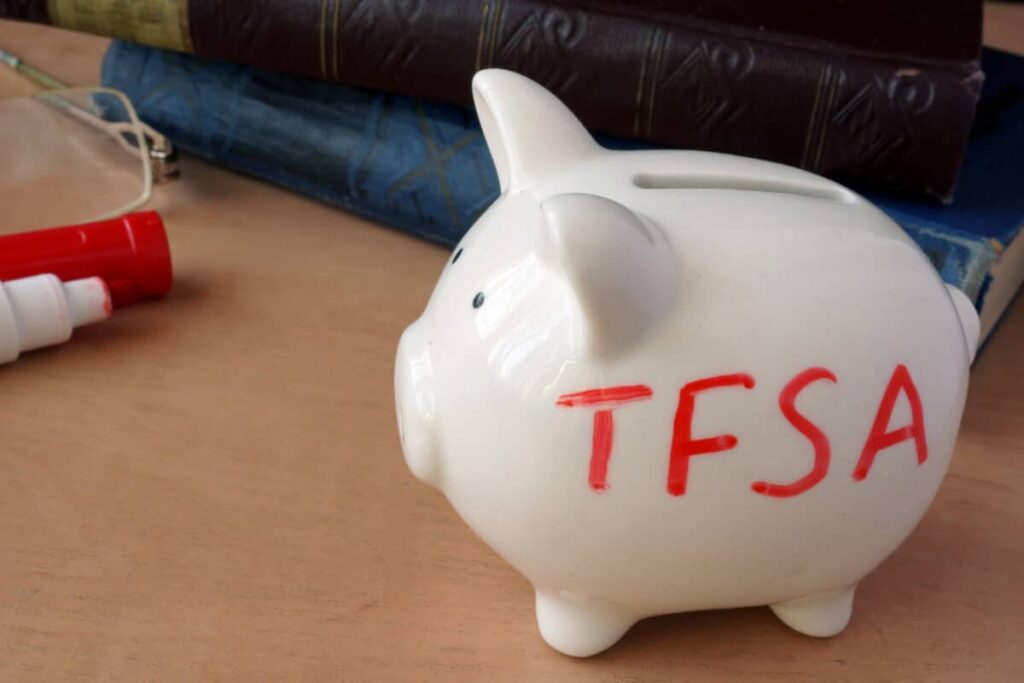 Use a TFSA to Earn $500 a Month With No Tax